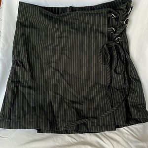 Mini skirt. Black with gray pinstripes. Wild Fable.
